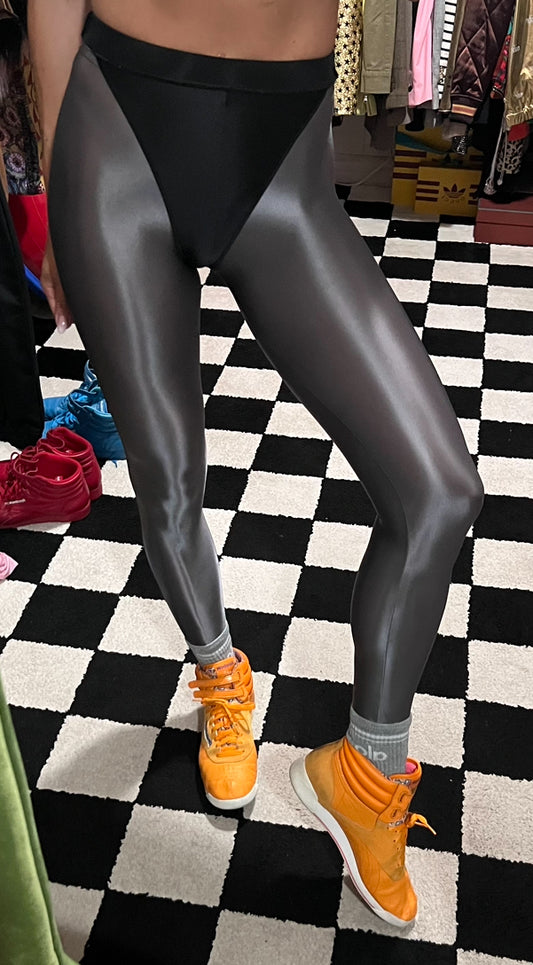 Cloudy Gray leggings with colored briefs