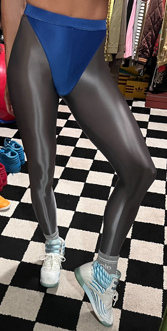Cloudy Gray leggings with colored briefs