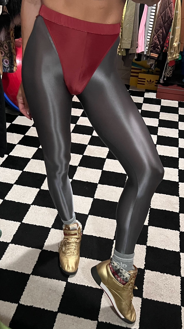 Cloudy Gray leggings with colored briefs