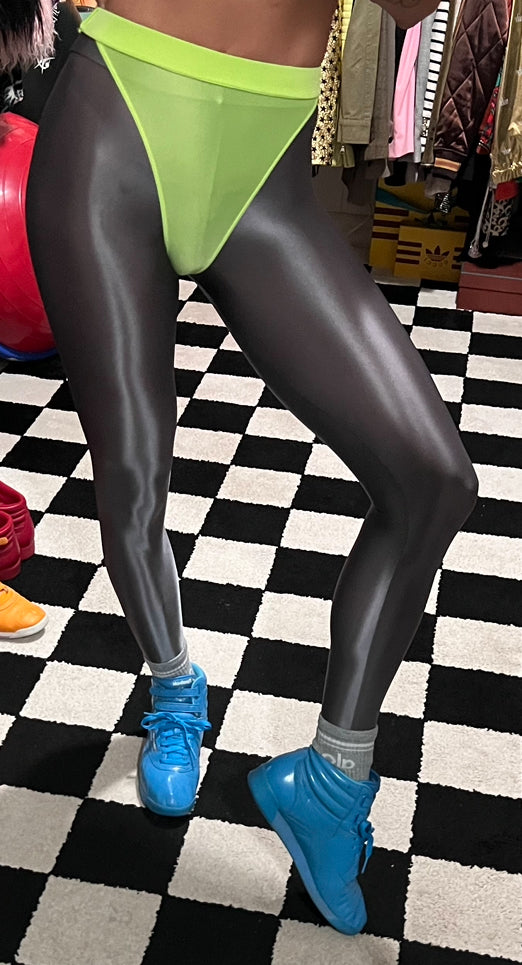 Cloudy Gray leggings with colored briefs